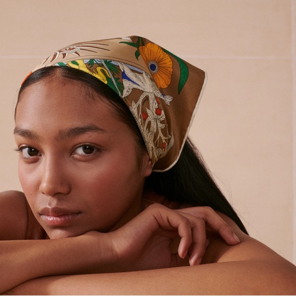 HERMES PRECIOUS PARADISE Scarf 45 Silk Women's Marron Vert Bleu - Picture 2 of 3